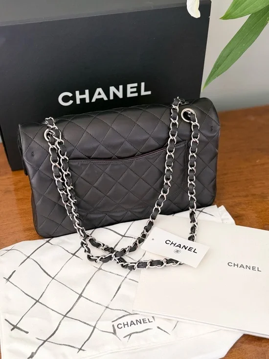 CHANEL Black Quilted Leather Shoulder Bag with Silver Hardware - Picture 4 of 8